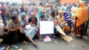 Customs urges protesting rice seller to show claim of legal implication