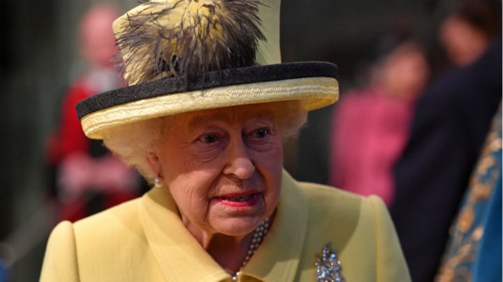 Queen Elizabeth announces laws to aid Brexit