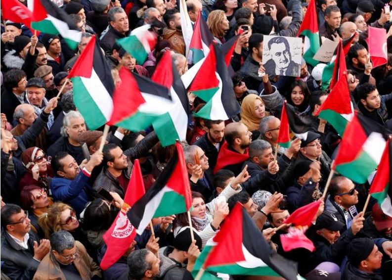 Tunisian union calls new nationwide strike to press wage demands
