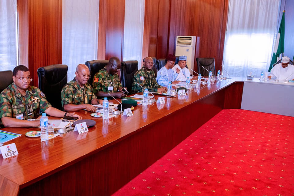 #NigeriaVotes: President Buhari meets with Service chiefs, IGP