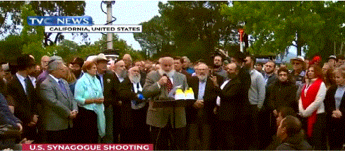 U.S. synagogue shooting:Vigil held in honor of victims