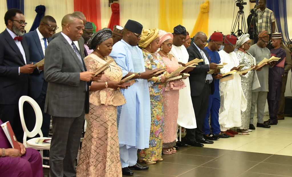 Sanwo-Olu swears in Commissioners, Special Advisers