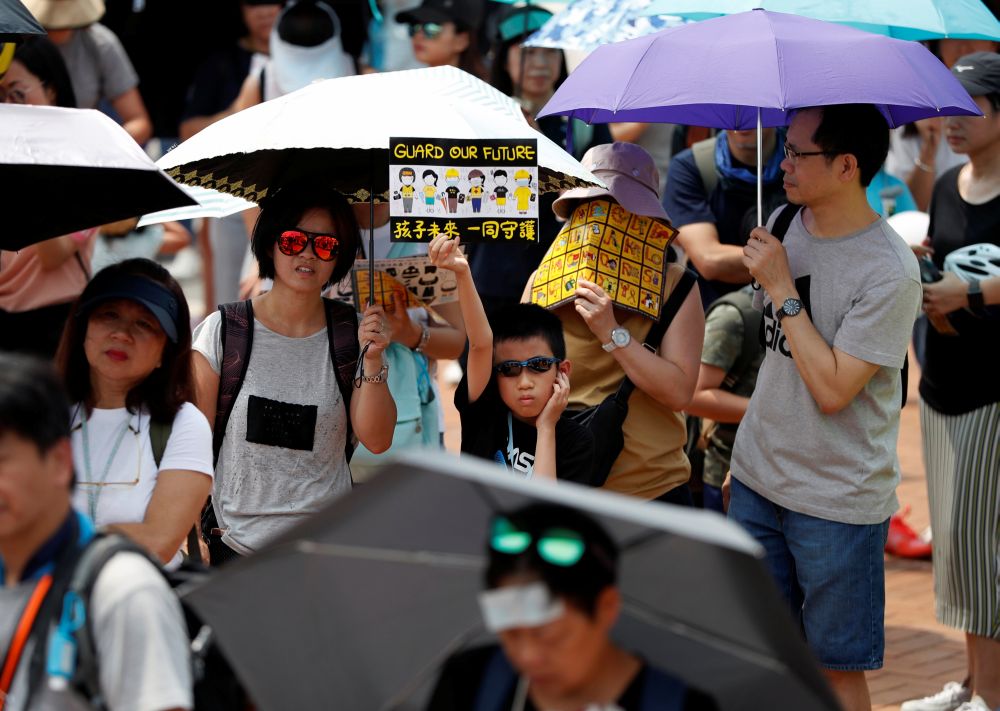 Hong Kong hit by another weekend of protests