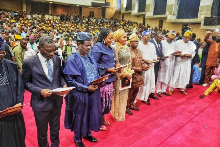 Abiodun swears-in 19 Commissioners, 15 Special Advisers