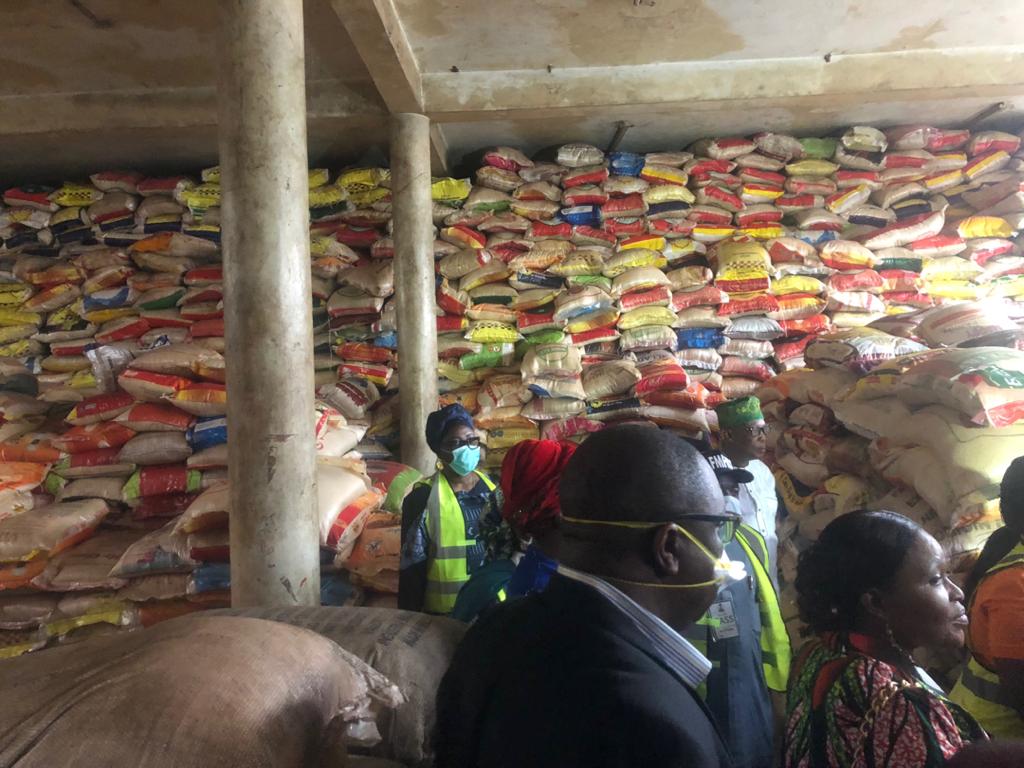 Lagos gets 6,000 bags of rice, vegetable oil from FG