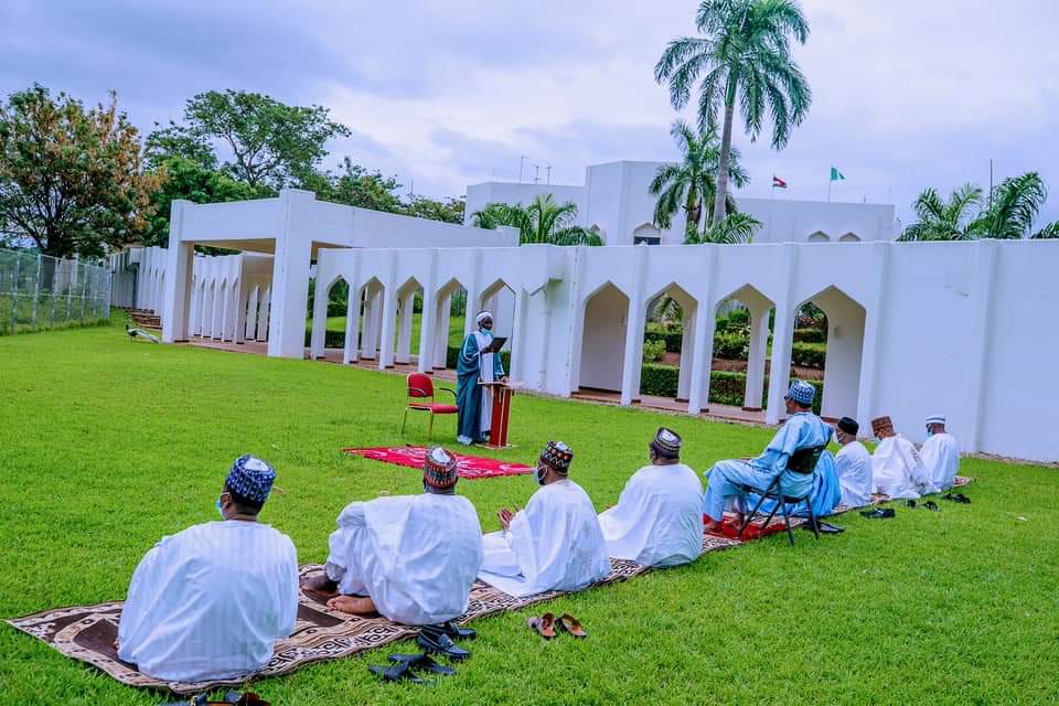 Buhari, family observe eid-el-fitr celebrations in State House ...