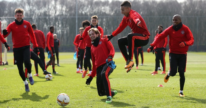 United duo return to training ahead of Liverpool clash - Football365