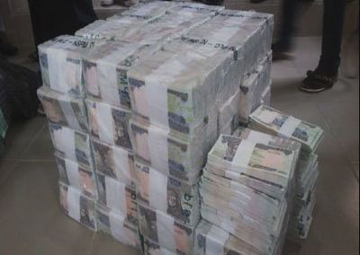 Huge stack of 'crispy' banknotes seized in Nigerian airport | CGTN ...