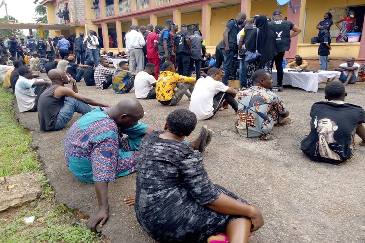 Police parade 100 suspected criminals in Ogun