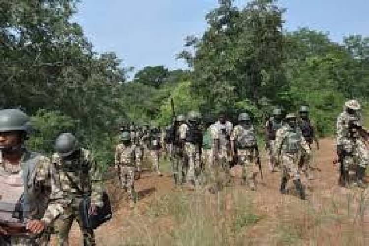 Troops kill bandit, arrest 28 suspects, collaborators, destroy hideouts