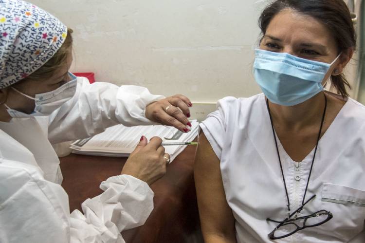 Argentina launches Covid-19 vaccination campaign