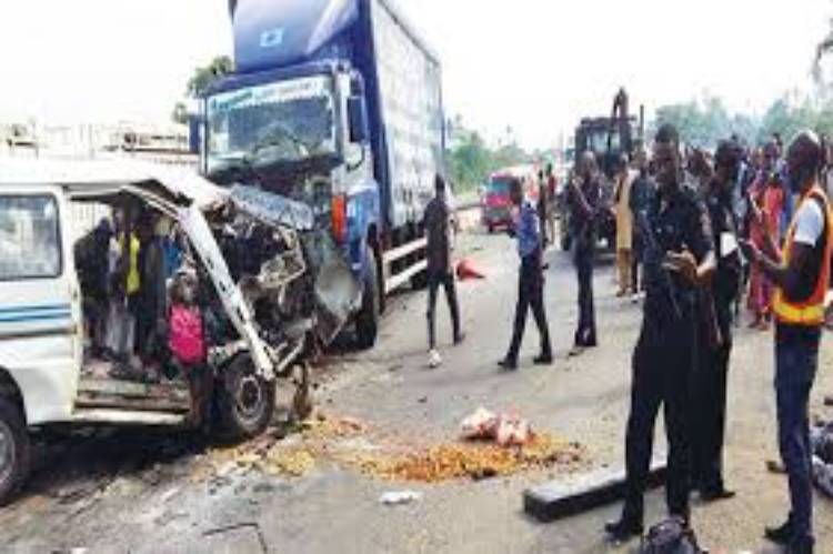 6 dead, 9 injured in Lagos/Ibadan Expressway accident