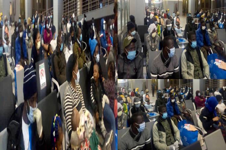 Another 160 stranded Nigerians return from Libya