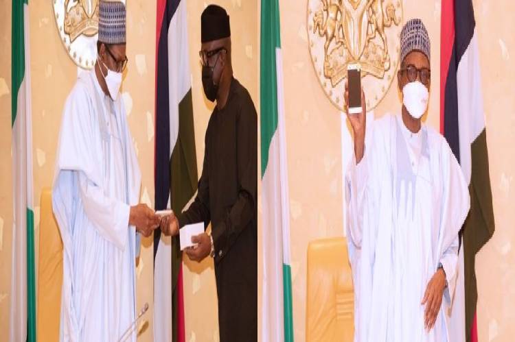 President Buhari receives first indigenous mobile smartphone