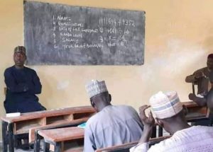 Governor Zulum holds impromptu tests for teachers in Baga