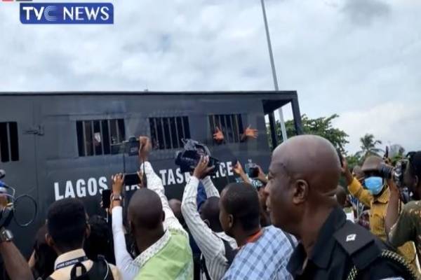 EndSars one-year after: Over seven persons arrested as procession holds at Lekki tollgate