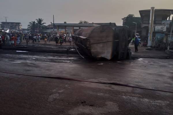 15 year old dies in Lagos/Abeokuta road Tanker Fire