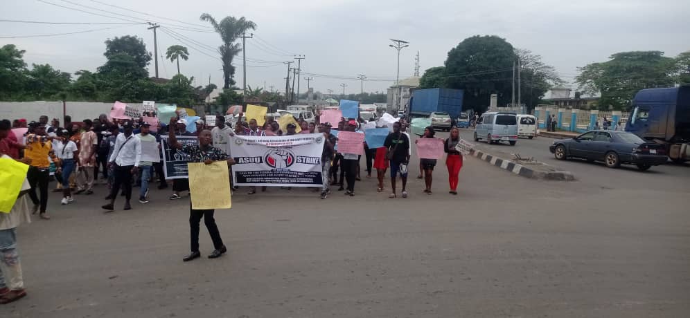 Students protest prolonged ASUU strike in Imo