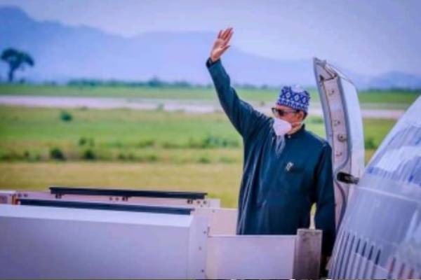 Buhari departs for UAE on condolence visit, to meet with new President