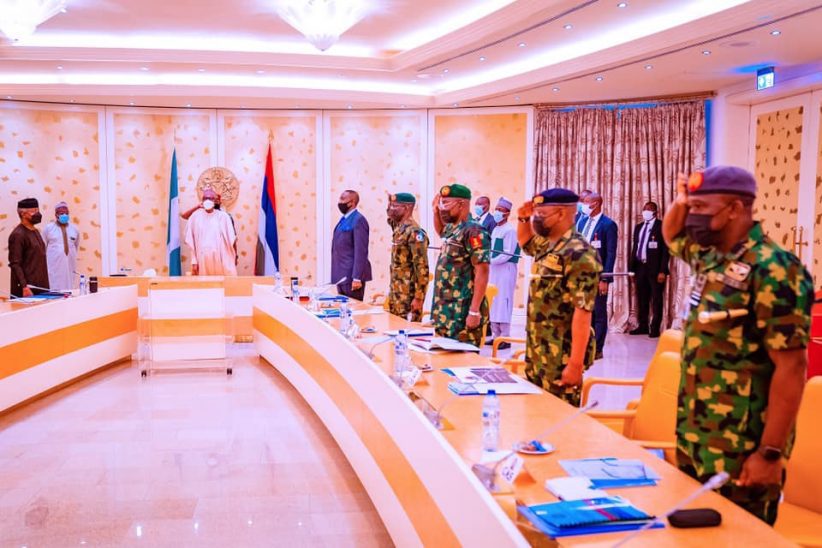 Prison Break: Buhari meets service chiefs, Ministers in Aso Rock Villa 