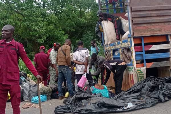 Amotekun intercepts Truck Containing 140 Travellers in Ibadan