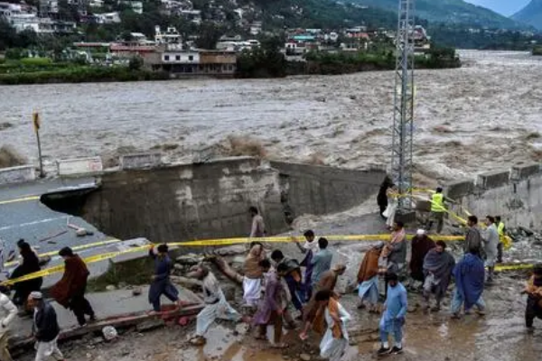 Death toll from Pakistan flooding rises to 1,061