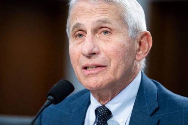 Anthony Fauci to leave role at year end