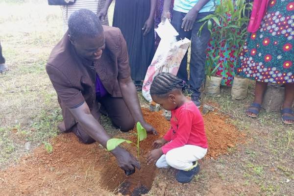 HEKAN Plant 500 Trees To Tackle Climate change, Others