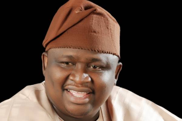 Senator trains 3500 Youth on ICT in Ogun, earns commendation