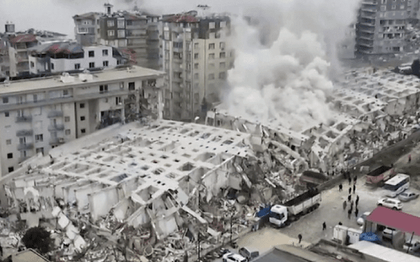 Turkey Issues 113 Arrest Warrants For Contractors Of Collapsed Building Trending News 9545