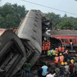 Death toll in India triple train crash limbs to 288