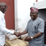 Gov. Aiyedatiwa distributes fertilisers to farmers in Ondo